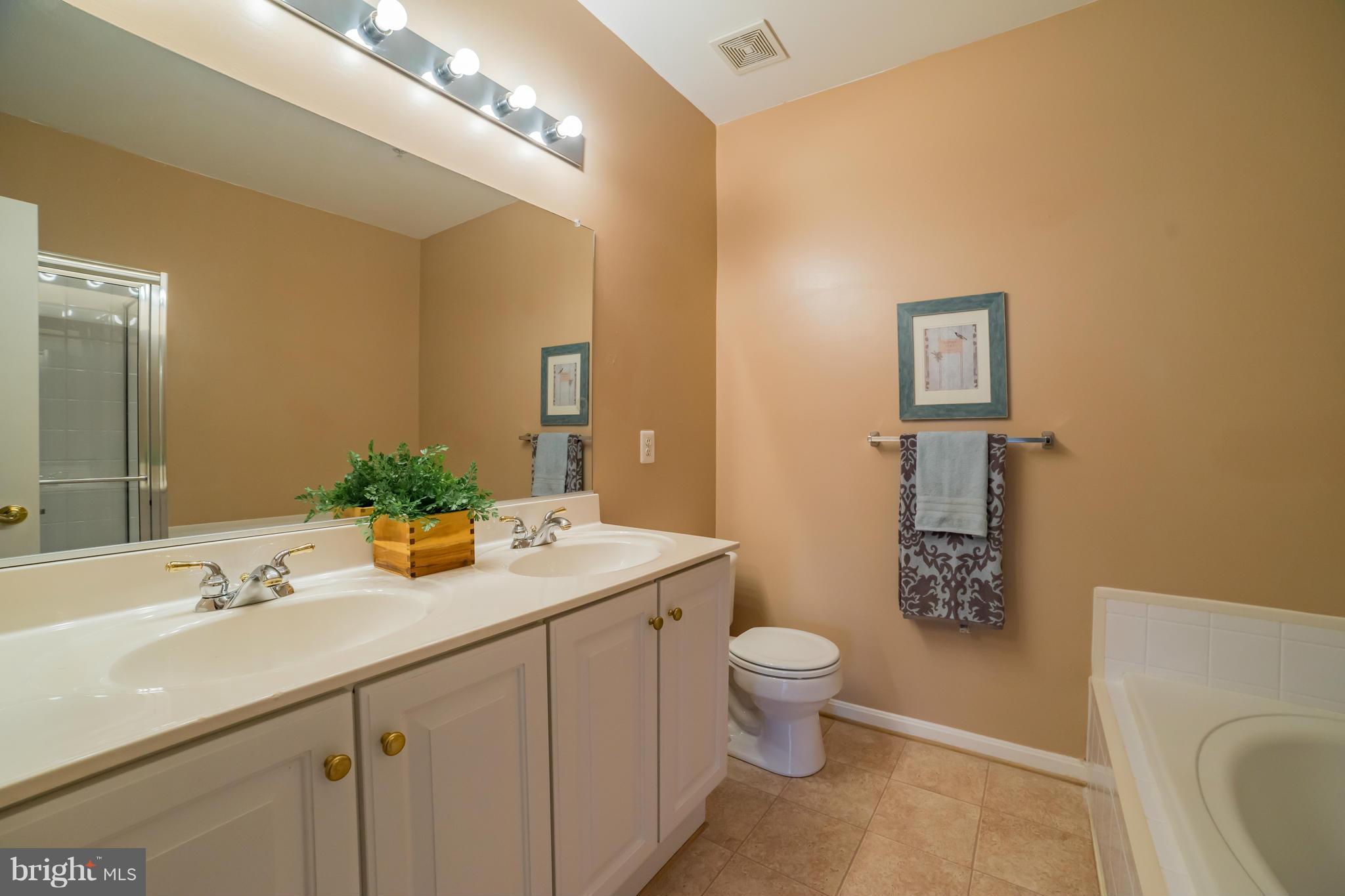 12705 Found Stone Road, Unit 7202 Germantown, MD 20876 - Photo 17 of 30 Bath