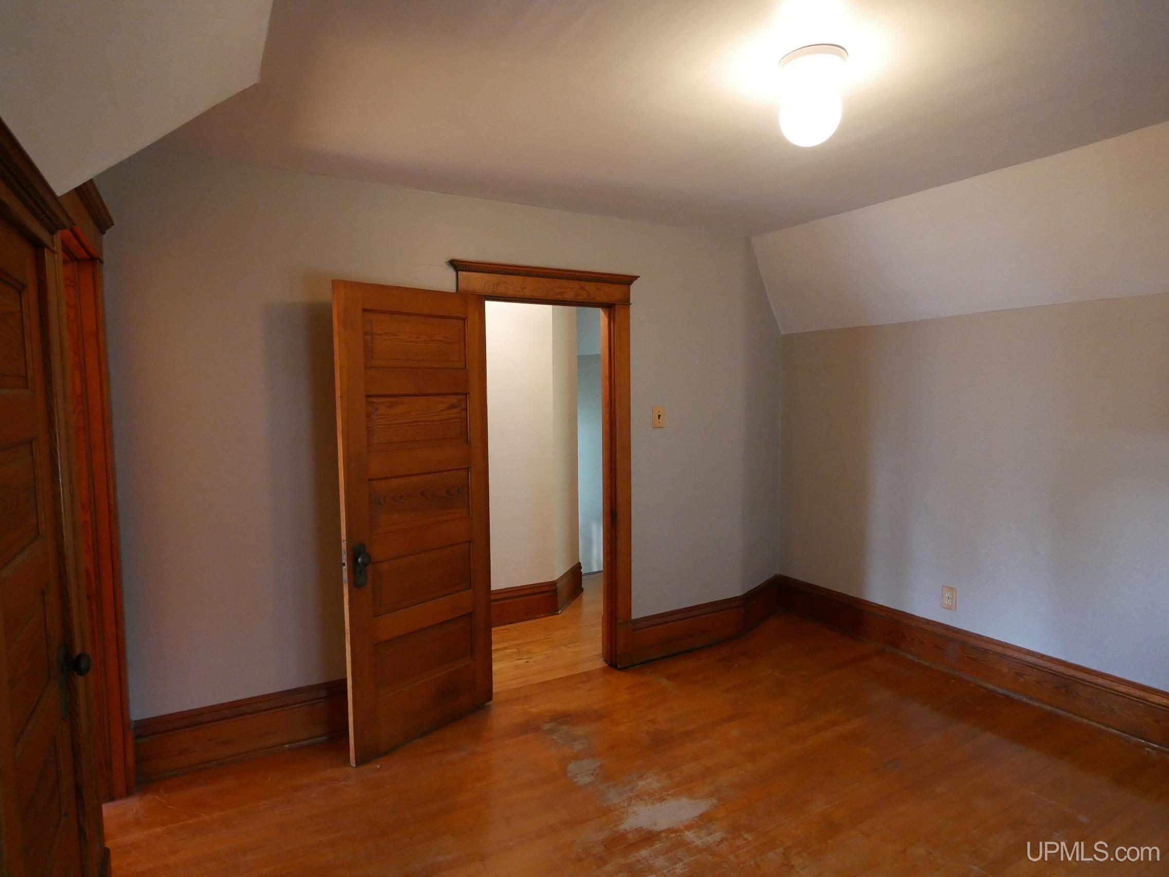 1115 Summit Street Hancock, MI 49930 - Photo 38 of 68