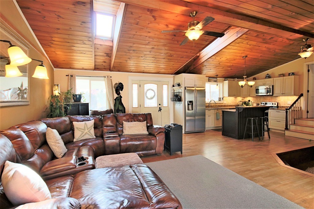 137 Haverhill Road Amesbury, MA 01913 - Photo 8 of 28 Gallery Image 8