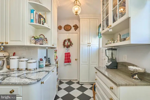 $1,085,000 | 3528 Hamlet Place, Unit 808, Chevy Chase, MD 20815