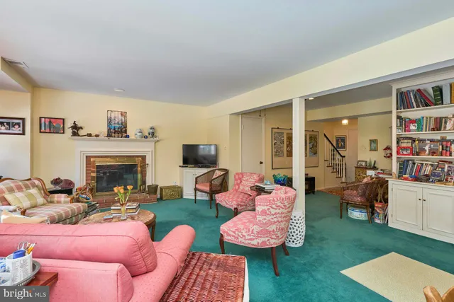 $1,085,000 | 3528 Hamlet Place, Unit 808, Chevy Chase, MD 20815