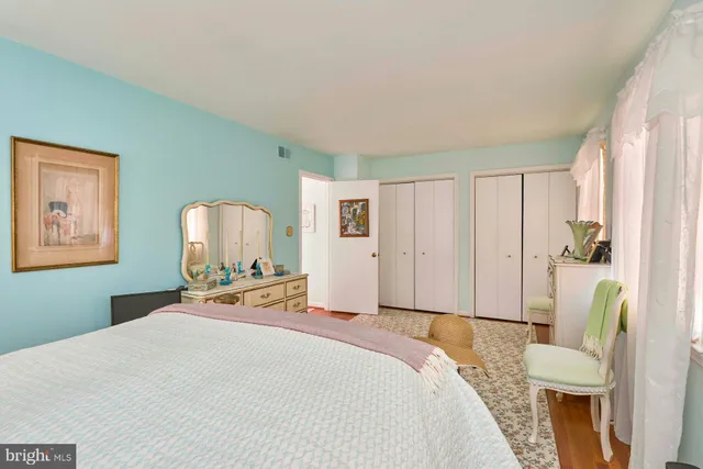 $1,085,000 | 3528 Hamlet Place, Unit 808, Chevy Chase, MD 20815