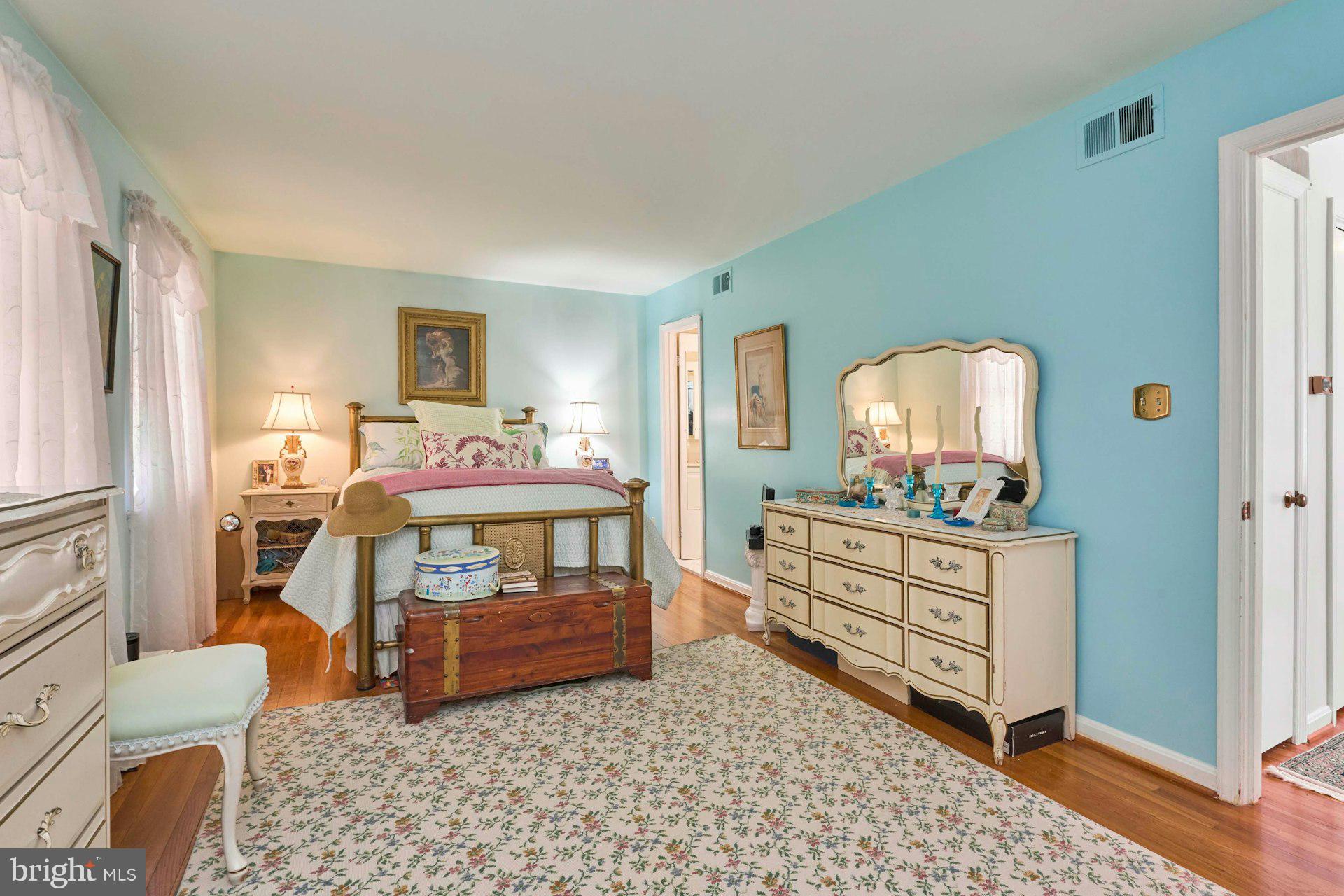 3528 Hamlet Place, Unit 808 Chevy Chase, MD 20815 - Photo 35 of 57