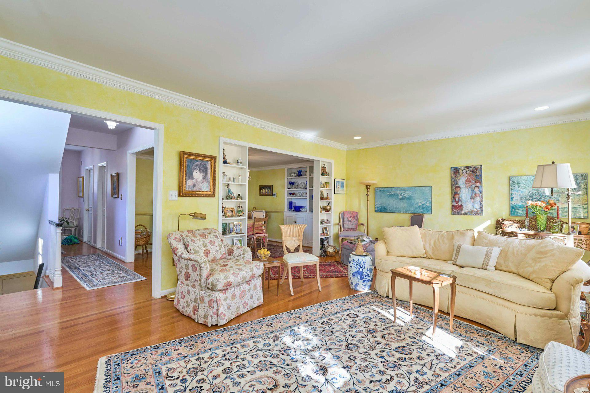 3528 Hamlet Place, Unit 808 Chevy Chase, MD 20815 - Photo 8 of 57 Beautiful hardwood floors & architectural details.