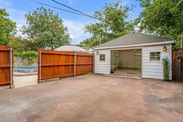 $5,500 | 2240 Lawndale Drive, Dallas, TX 75211