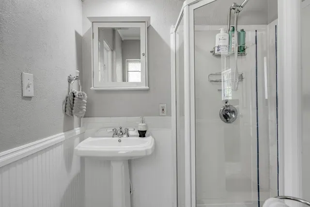 $5,500 | 2240 Lawndale Drive, Dallas, TX 75211