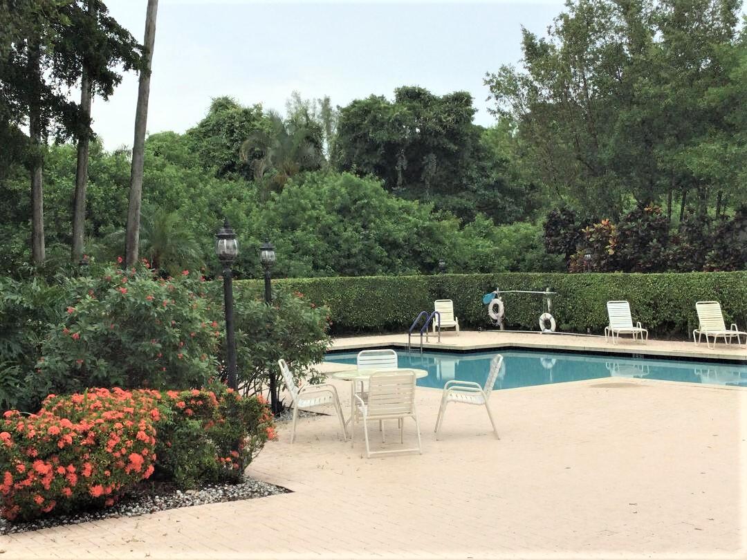 5640 Coach House Circle, Unit C Boca Raton, FL 33486 - Photo 22 of 30 Coach House Pool (2)