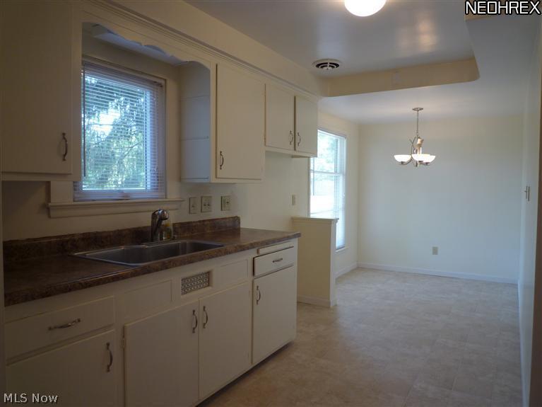 4903 Corliss Road Cleveland, OH 44124 - Photo 8 of 21 Gallery Image 8