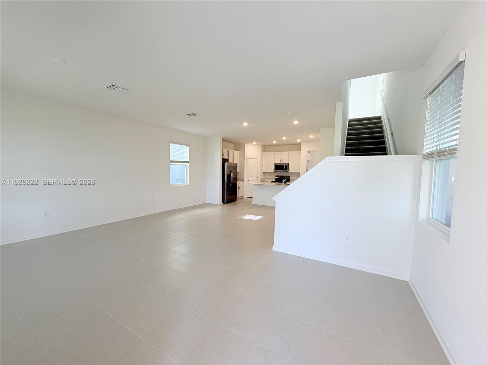 2513 Spring Tune Alley Kissimmee, FL 34744 - Photo 4 of 17