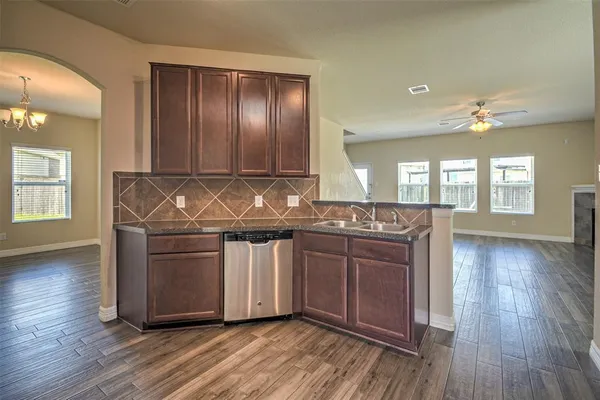 $2,300 | 17822 Aveleigh Lane, Humble, TX 77396