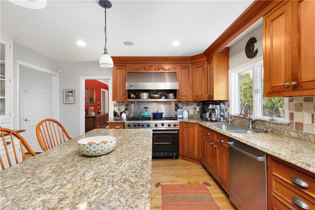 1 Pierce Court Barrington, RI 02806 - Photo 11 of 46