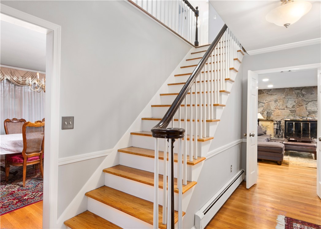 1 Pierce Court Barrington, RI 02806 - Photo 3 of 46