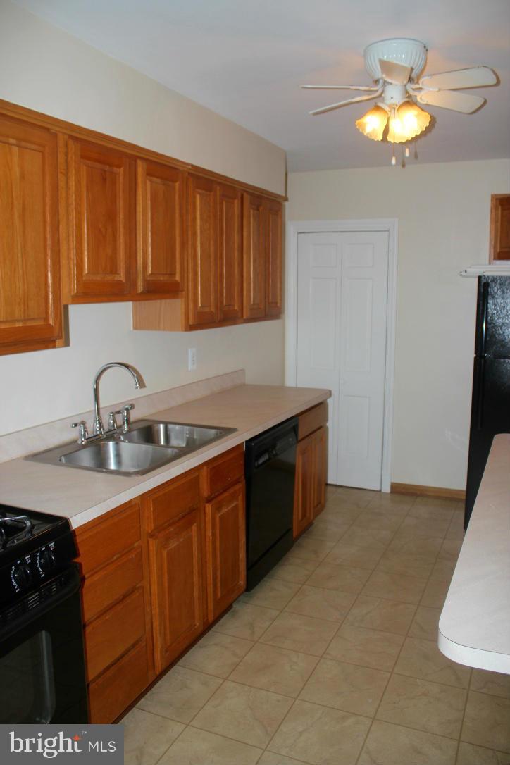 426 Greenlow Road Catonsville, MD 21228 - Photo 8 of 26 Kitchen