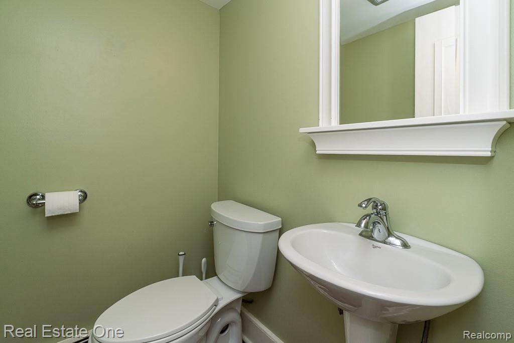 1147 Tienken Court Rochester, MI 48306 - Photo 9 of 26