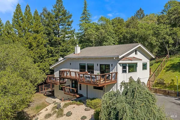 $1,695,000 | 913 Valley View Drive, Healdsburg, CA 95448