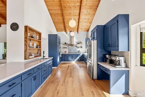 $1,695,000 | 913 Valley View Drive, Healdsburg, CA 95448