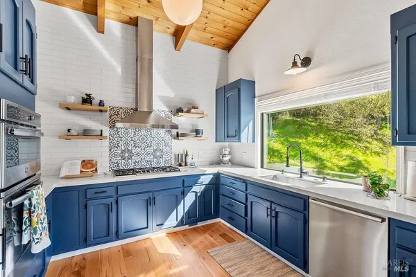 $1,695,000 | 913 Valley View Drive, Healdsburg, CA 95448