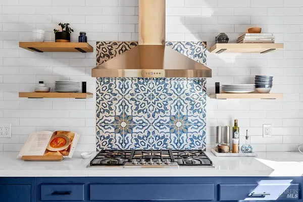 $1,695,000 | 913 Valley View Drive, Healdsburg, CA 95448