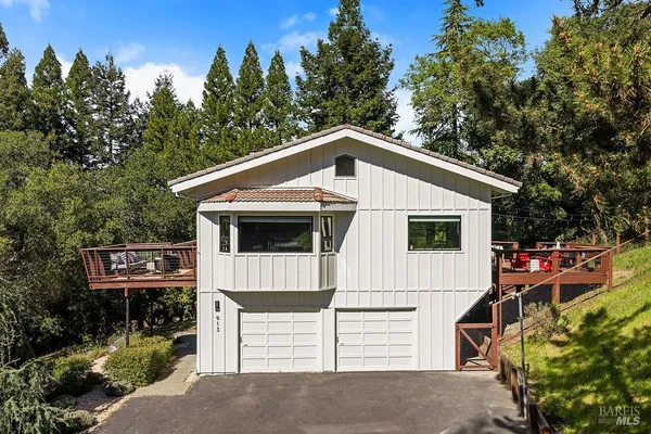 $1,695,000 | 913 Valley View Drive, Healdsburg, CA 95448