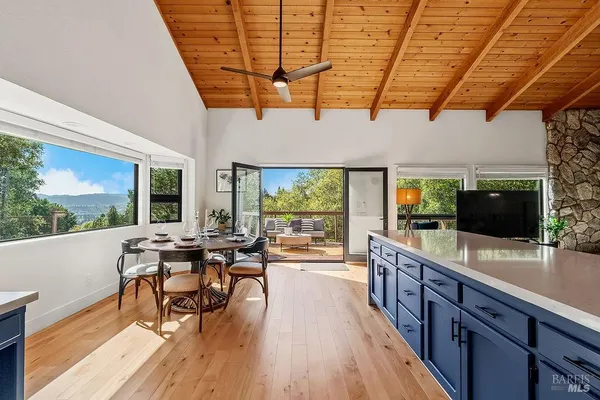 $1,695,000 | 913 Valley View Drive, Healdsburg, CA 95448