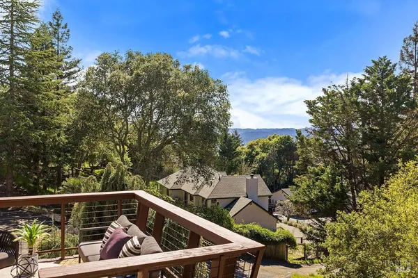 $1,695,000 | 913 Valley View Drive, Healdsburg, CA 95448