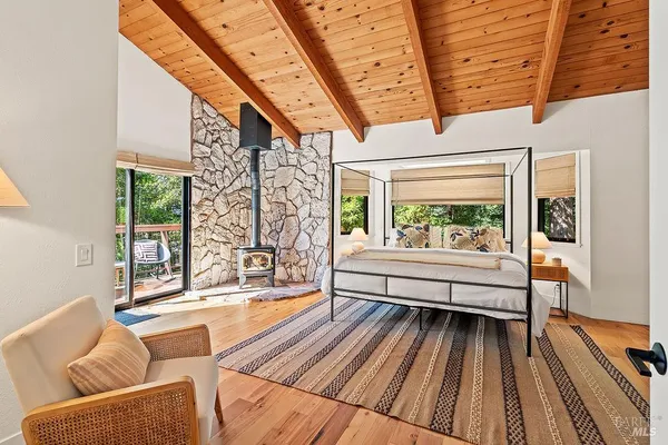 $1,695,000 | 913 Valley View Drive, Healdsburg, CA 95448