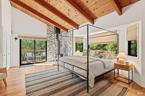 $1,695,000 | 913 Valley View Drive, Healdsburg, CA 95448