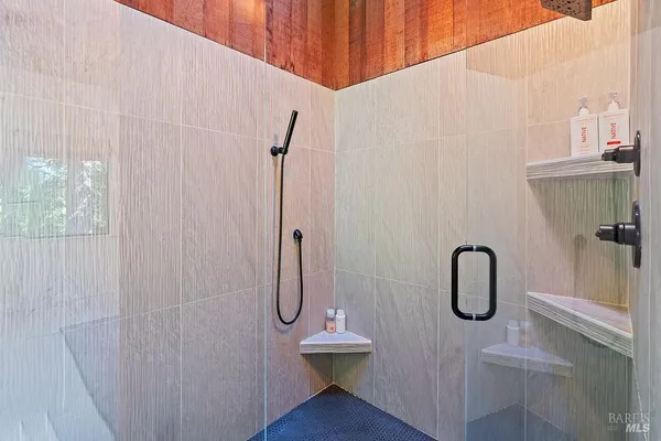 $1,695,000 | 913 Valley View Drive, Healdsburg, CA 95448