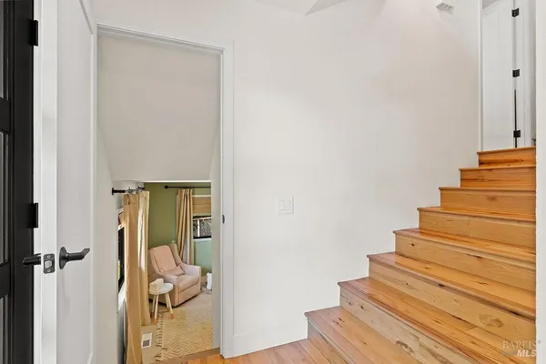 $1,695,000 | 913 Valley View Drive, Healdsburg, CA 95448