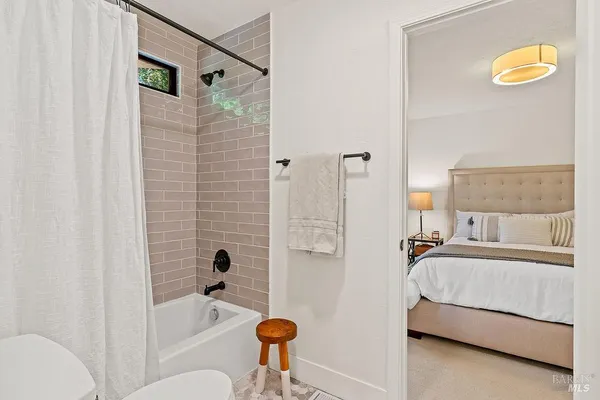 $1,695,000 | 913 Valley View Drive, Healdsburg, CA 95448