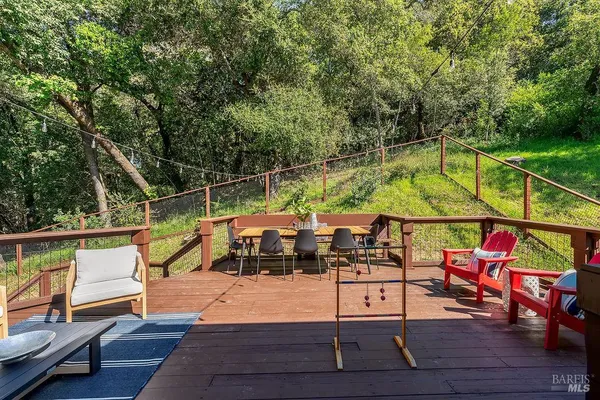 $1,695,000 | 913 Valley View Drive, Healdsburg, CA 95448