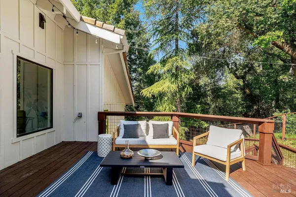 $1,695,000 | 913 Valley View Drive, Healdsburg, CA 95448