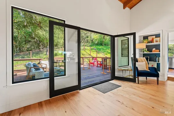 $1,695,000 | 913 Valley View Drive, Healdsburg, CA 95448