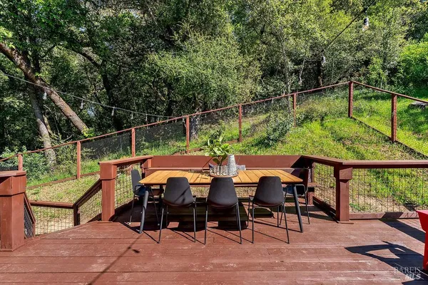 $1,695,000 | 913 Valley View Drive, Healdsburg, CA 95448