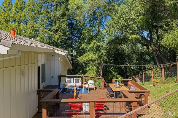 $1,695,000 | 913 Valley View Drive, Healdsburg, CA 95448