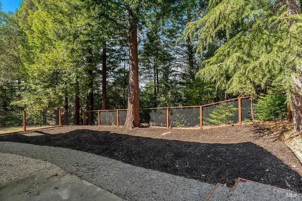 $1,695,000 | 913 Valley View Drive, Healdsburg, CA 95448