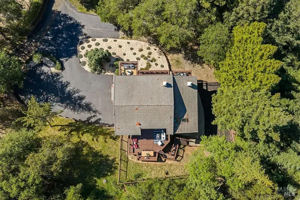 $1,695,000 | 913 Valley View Drive, Healdsburg, CA 95448