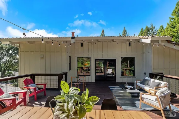 $1,695,000 | 913 Valley View Drive, Healdsburg, CA 95448