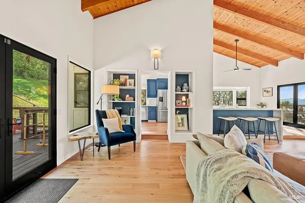 $1,695,000 | 913 Valley View Drive, Healdsburg, CA 95448