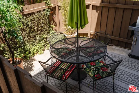 $629,000 | 15023 Sherman Way, Unit E, Van Nuys, CA 91405