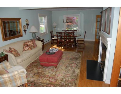 15 Loading Place Road Manchester, MA 01944 - Photo 3 of 8 Gallery Image 3