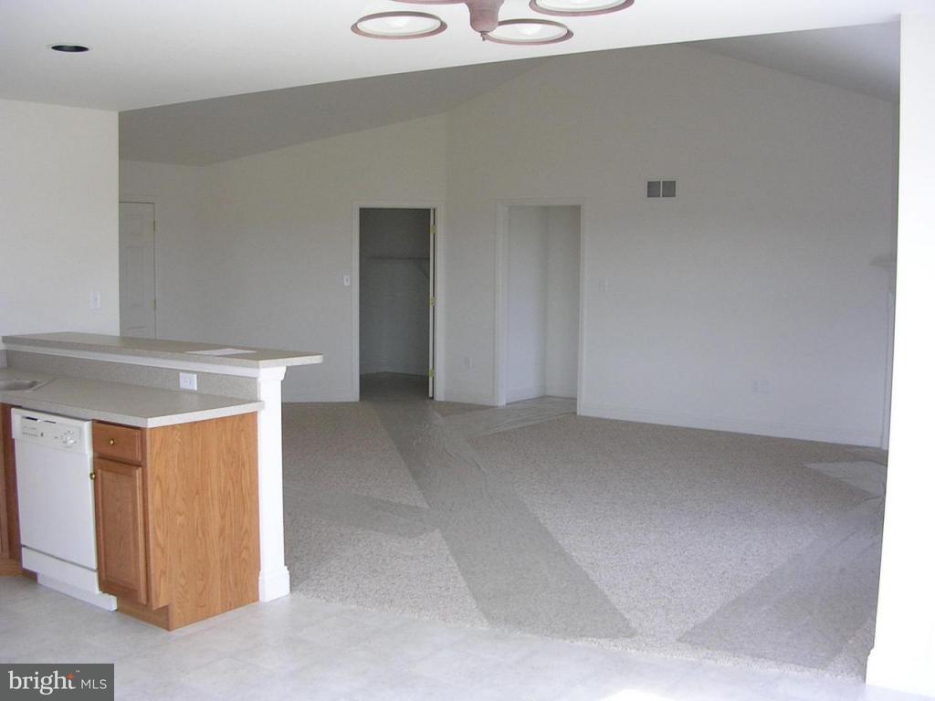 621 Hamaker Road, Unit 6 Manheim, PA 17545 - Photo 4 of 7