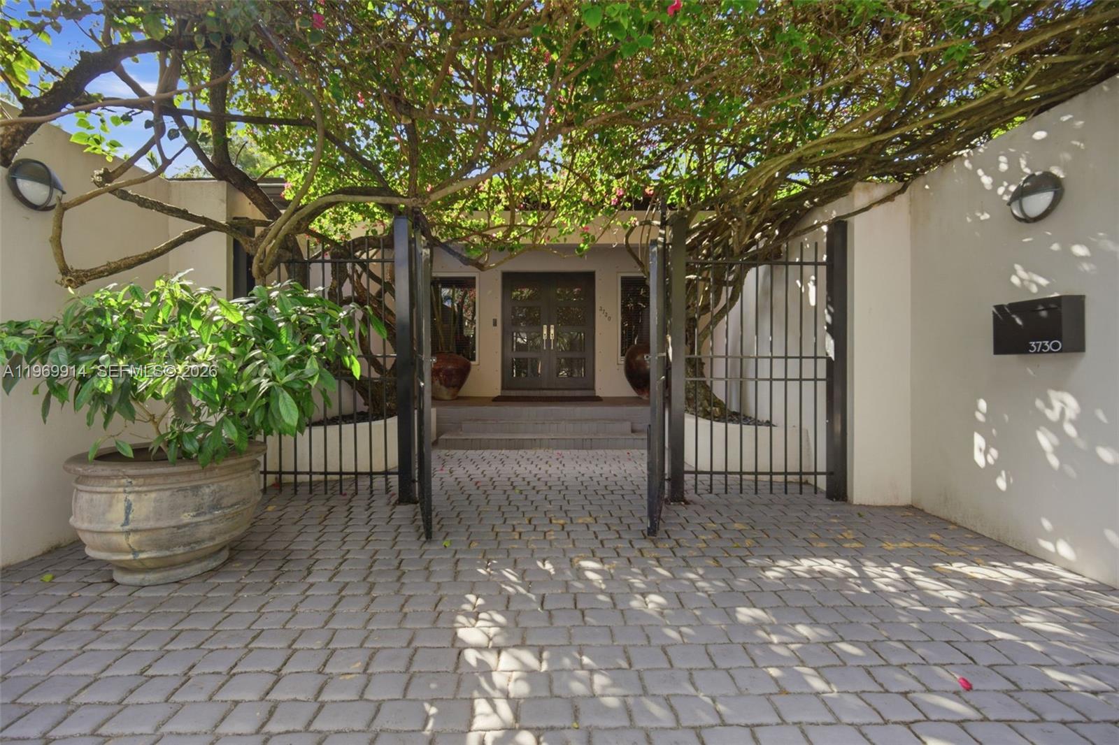 3730 Solana Road Miami, FL 33133 - Photo 3 of 44