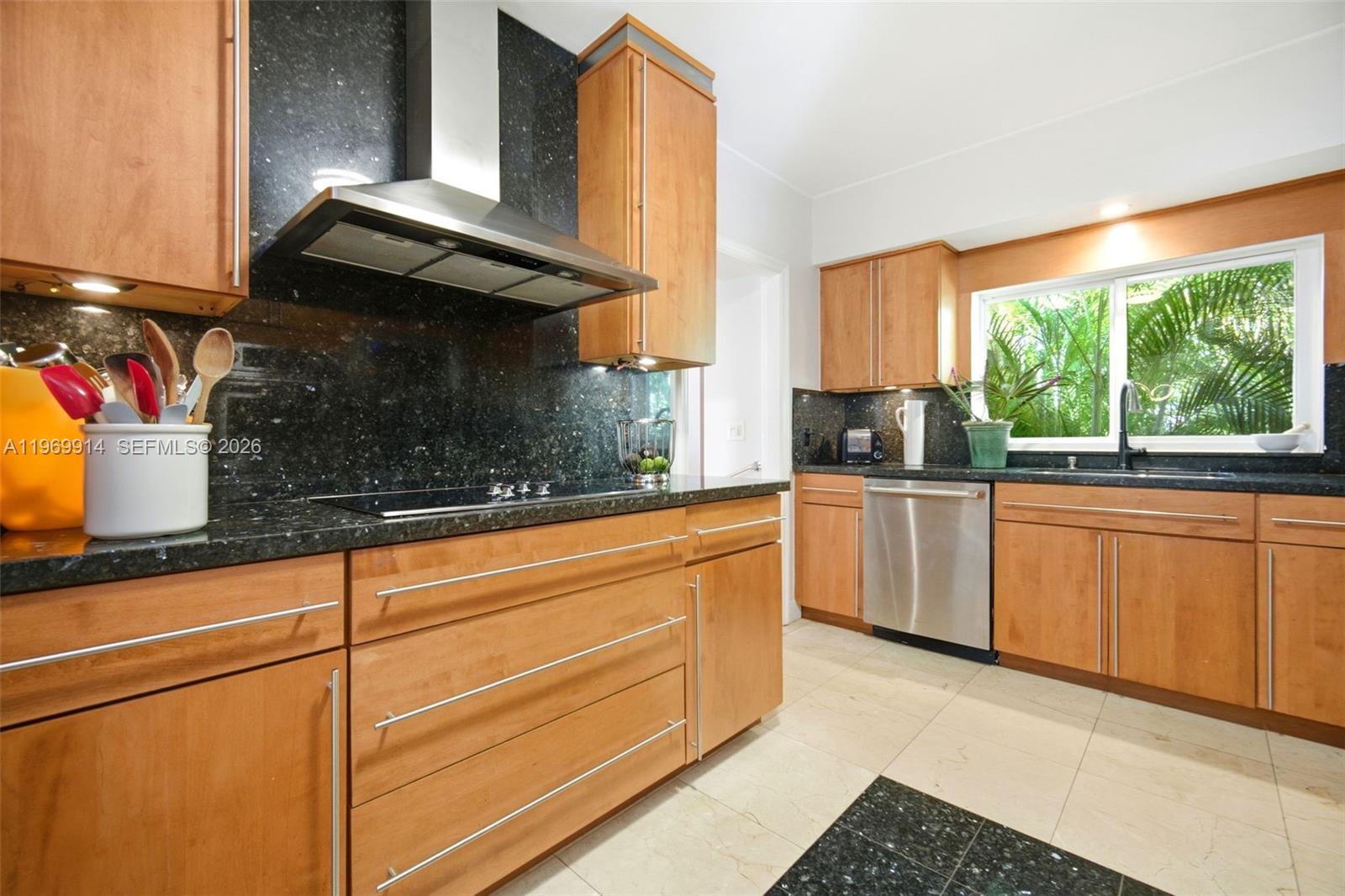 3730 Solana Road Miami, FL 33133 - Photo 40 of 44