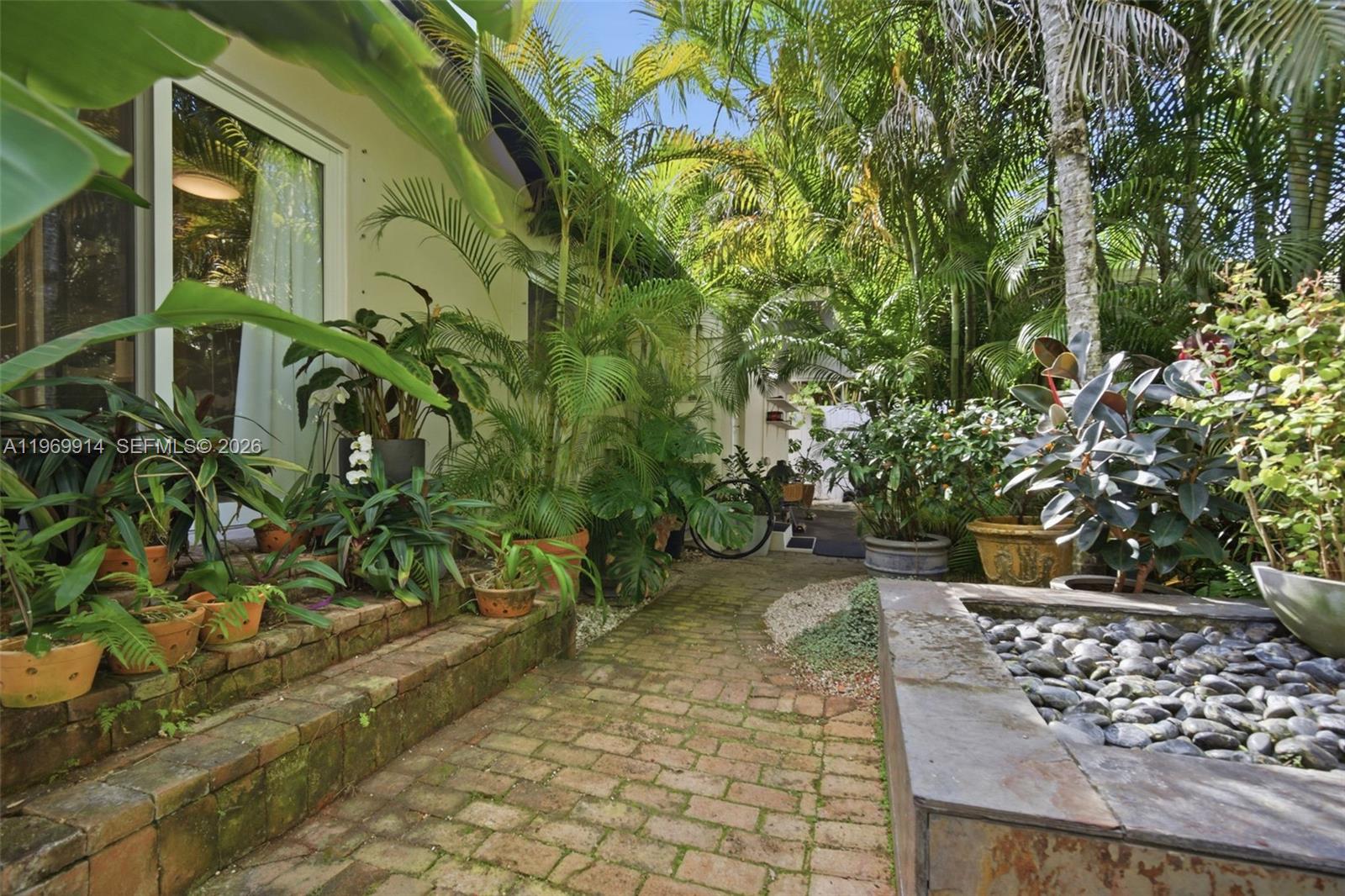 3730 Solana Road Miami, FL 33133 - Photo 5 of 44