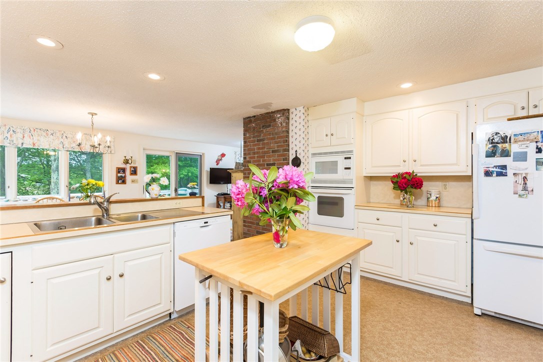 338 West Beach Road Charlestown, RI 02813 - Photo 15 of 36