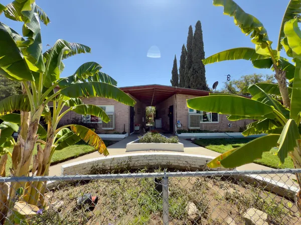 $559,900 | 4318 East Fairfax Avenue, Fresno, CA 93703