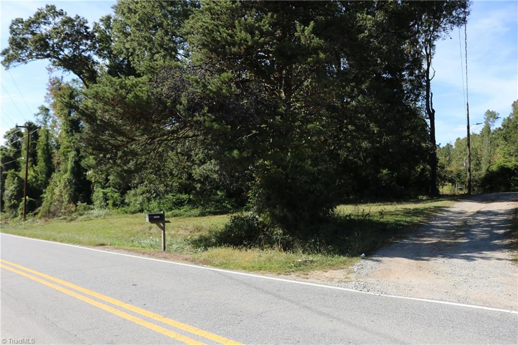 2058 Bishop Road Greensboro, NC 27406 - Photo 4 of 15