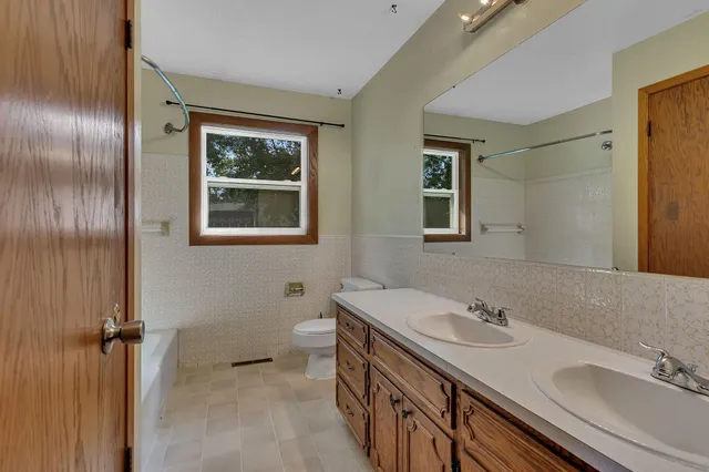 $249,000 | 1509 10th Street Southeast, Willmar, MN 56201