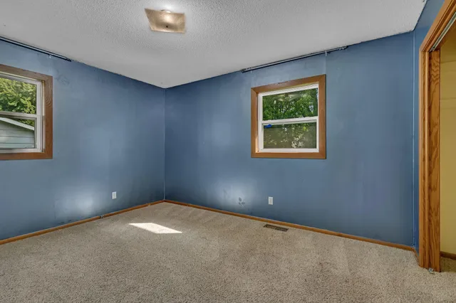 $249,000 | 1509 10th Street Southeast, Willmar, MN 56201